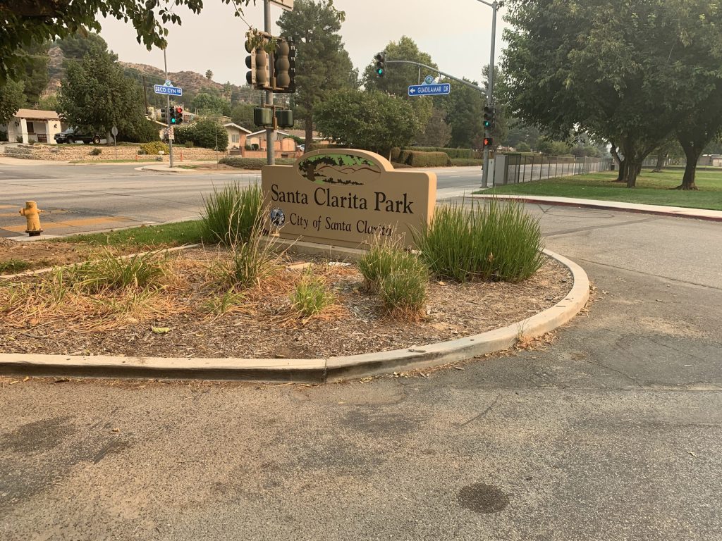 Santa Clarita Park opens public pool