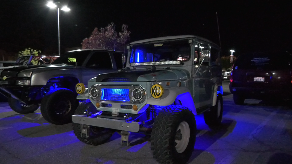 SCV Jeep meet gathers donations for kids