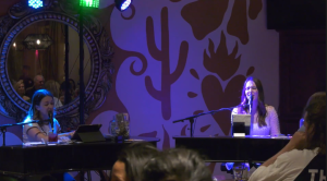 Katie Louise hits all the right notes with dueling pianos to keep Santa Clarita singing