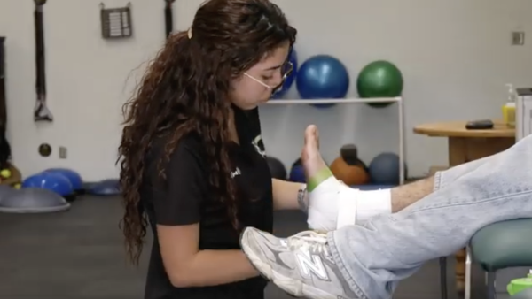Canyon High Sports Medicine Program provides hands-on medical training to students